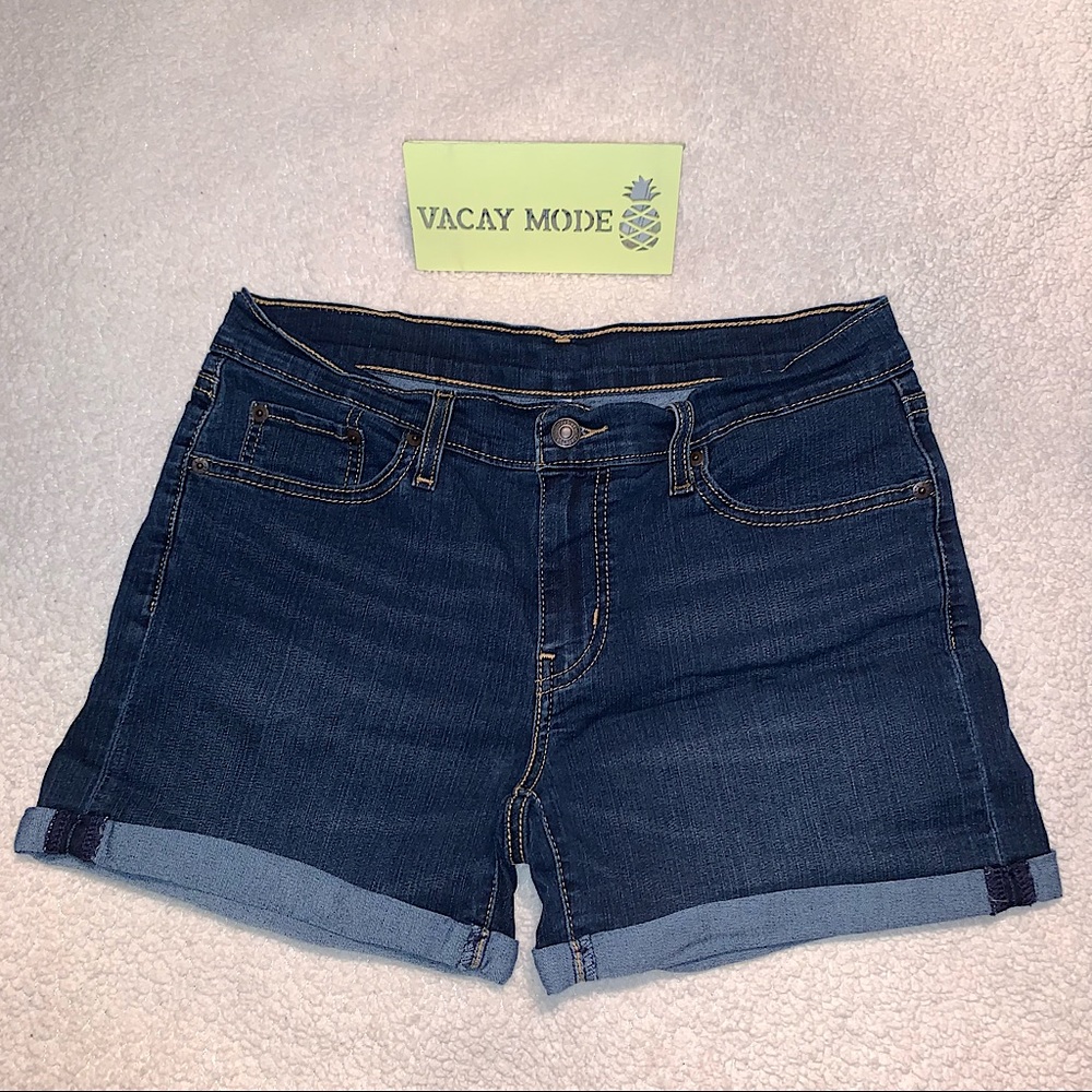 Levi’s Jean Shorts 4” Inseam Cuffed Jean Shorts LIKE NEW, Size 29